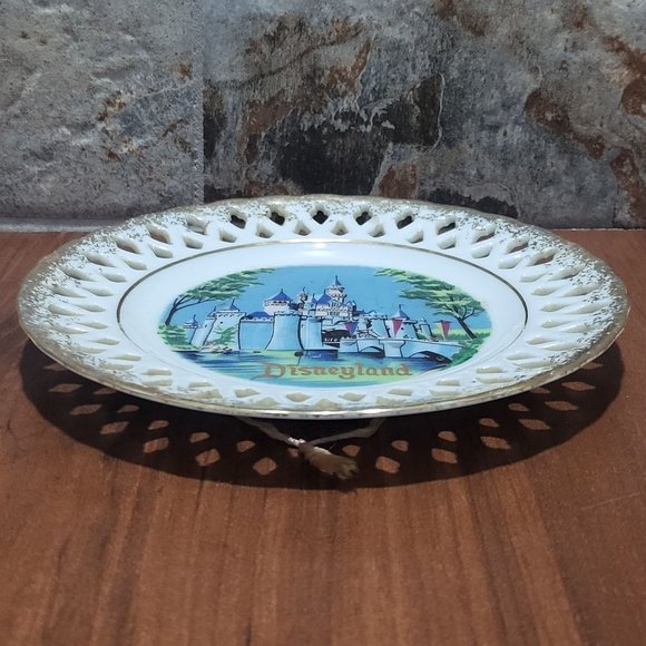 VTG Disneyland Sleeping Beauty Castle Wall Hanging Decorative Plate Disneyland S - Picture 8 of 11